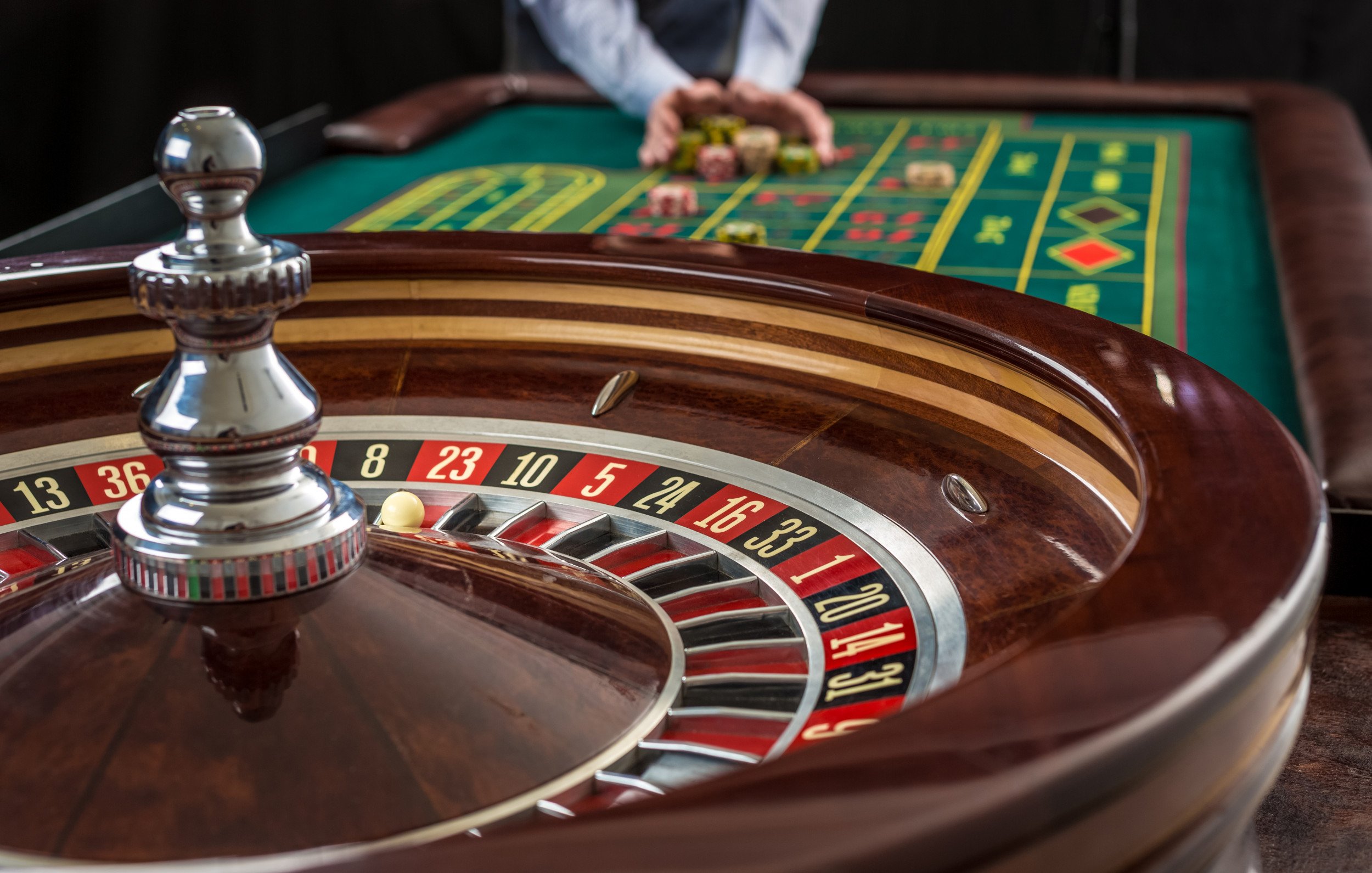 FatBet တိုက်ရိုက်ကာစီနို — Real Dealer Baccarat နှင့် Roulette HD Live Stream